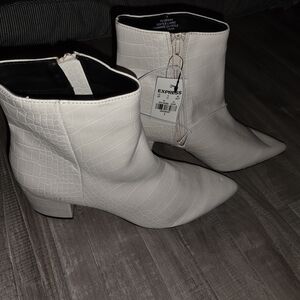 Express Women's Textured Cream Ankle Booties